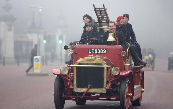 تصاویر : مسابقه خودروهای قرن بیستم در لندن‎