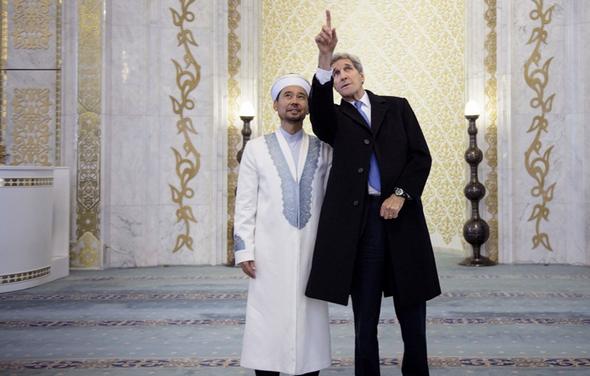 تصاویر : بازدید جانکری از مسجد و قرآن تاریخی تصاویر : بازدید جانکری از مسجد و قرآن تاریخی