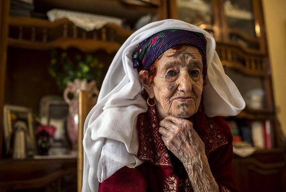 تصاویر : چهره عجیب زنان بربر تصاویر : چهره عجیب زنان بربر