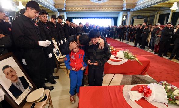 تصاویر : تشییع جانباختگان حمله تروریستی تونس