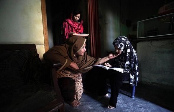 تصاویر : تاکسی زنان در پاکستان تصاویر : تاکسی زنان در پاکستان