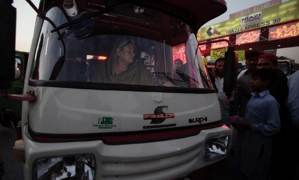 تصاویر : تاکسی زنان در پاکستان