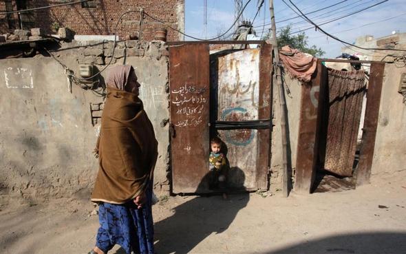 تصاویر : تاکسی زنان در پاکستان تصاویر : تاکسی زنان در پاکستان