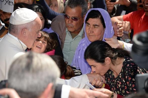تصاویر :  دیدار پاپ از پناهجویان یونان
