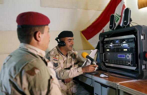 تصاویر : رادیویی برای مردم گرفتار داعش