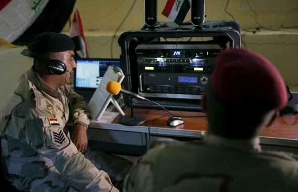 تصاویر : رادیویی برای مردم گرفتار داعش