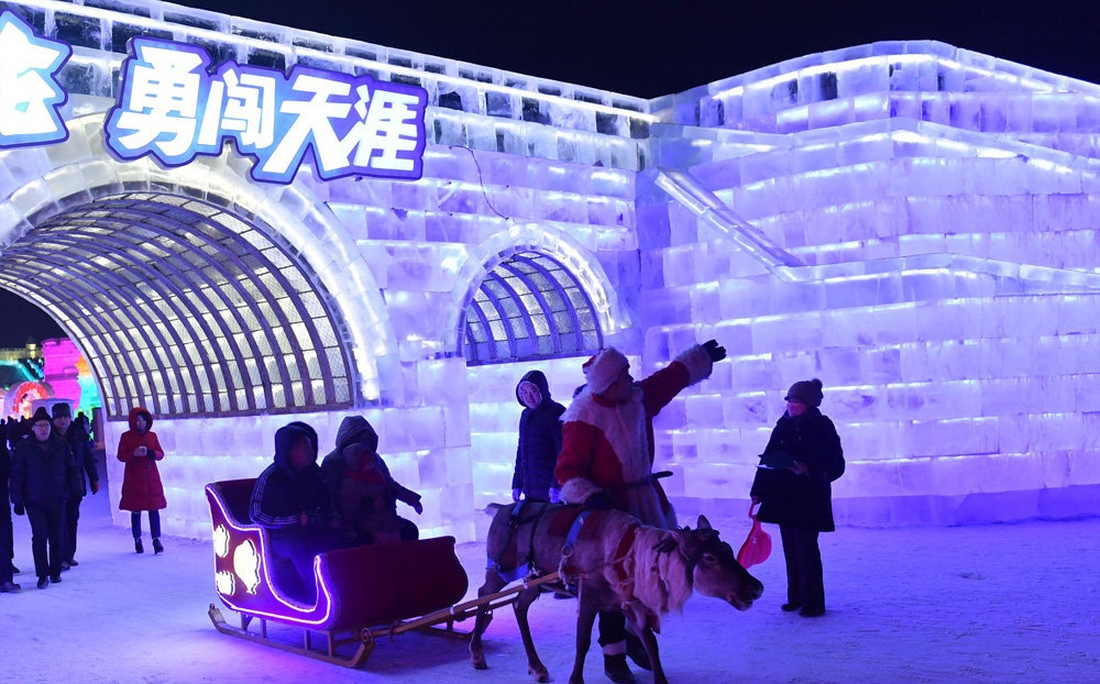 تصاویر : جشنواره برف و یخ هاربین در چین