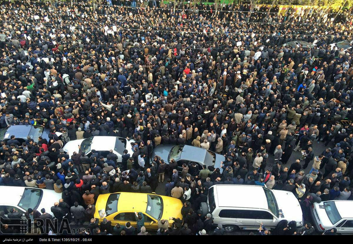 عکس/سیل جمعیت در مراسم تشییع پیکر آیت الله هاشمی رفسنجانی