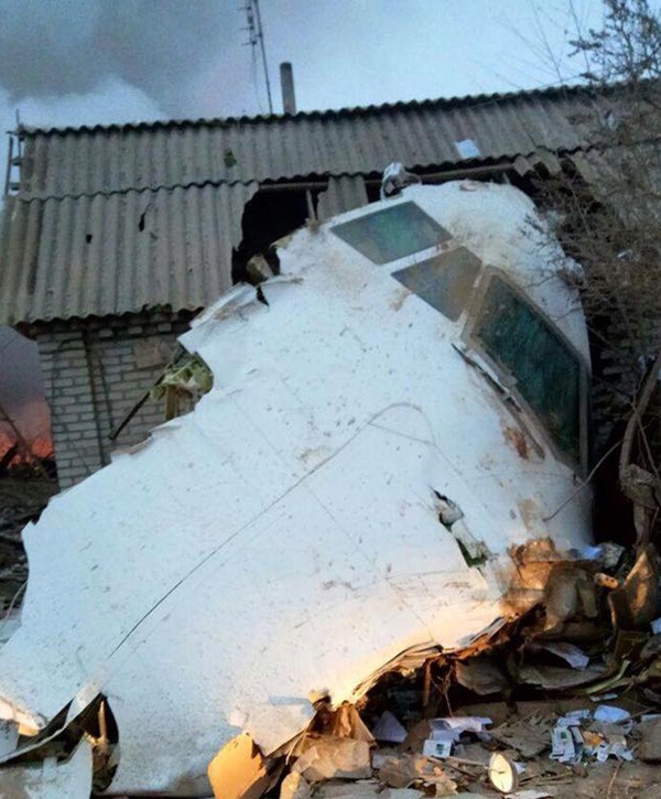 تصاویر : متلاشی شدن هواپیما در قرقیزستان