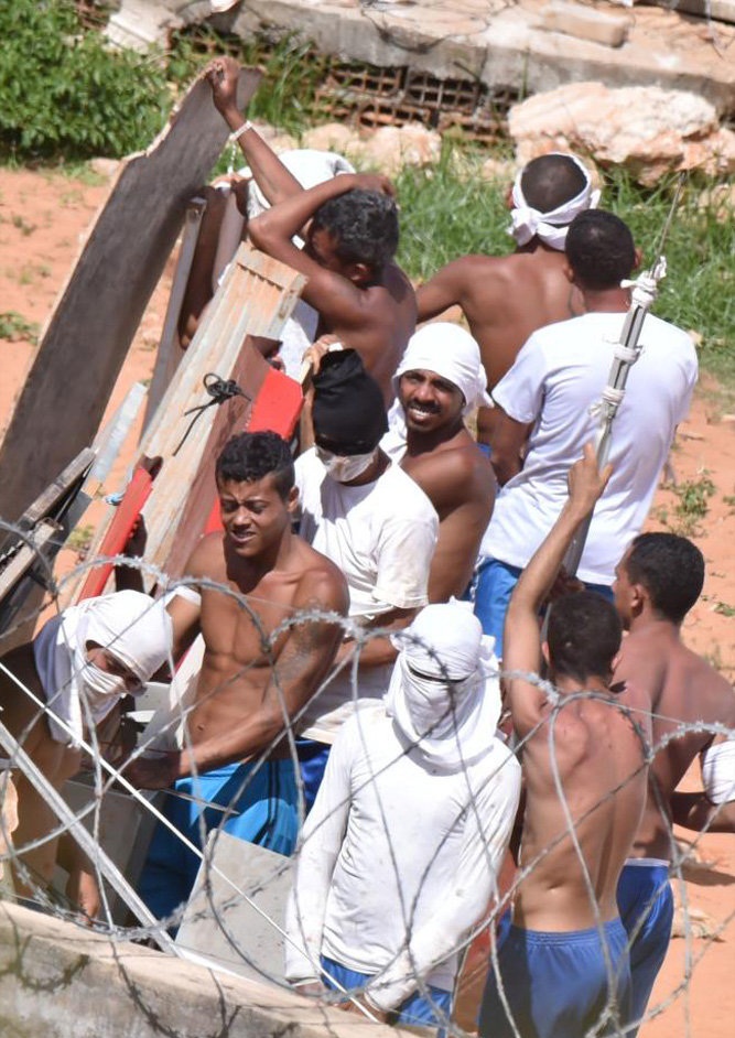تصاویر : شورش در زندانی در برزیل‎