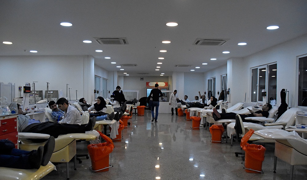تصاویر : ازدحام مردم در سازمان انتقال خون