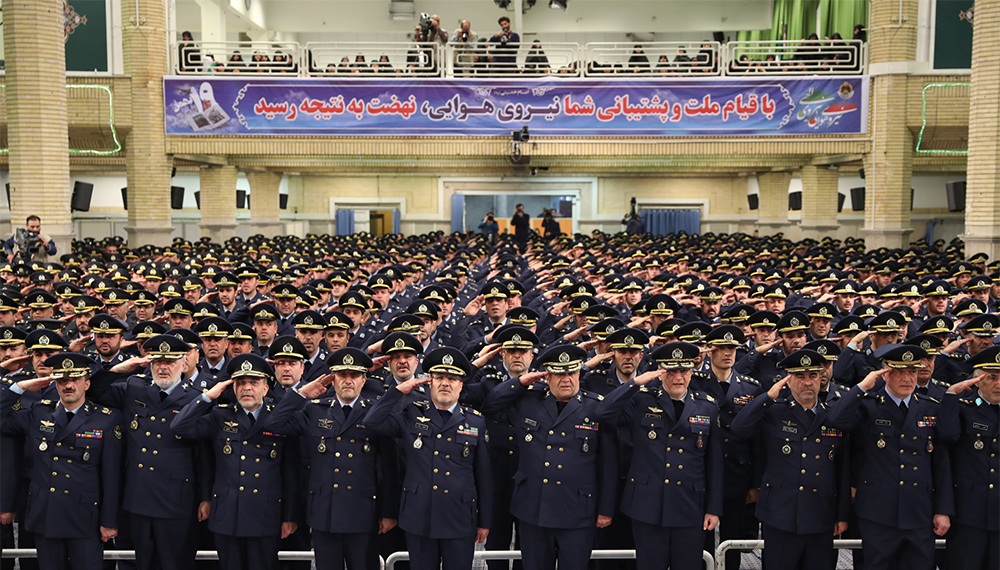 تصاویر : دیدار فرماندهان و کارکنان نیروی هوایی ارتش با رهبر انقلاب
