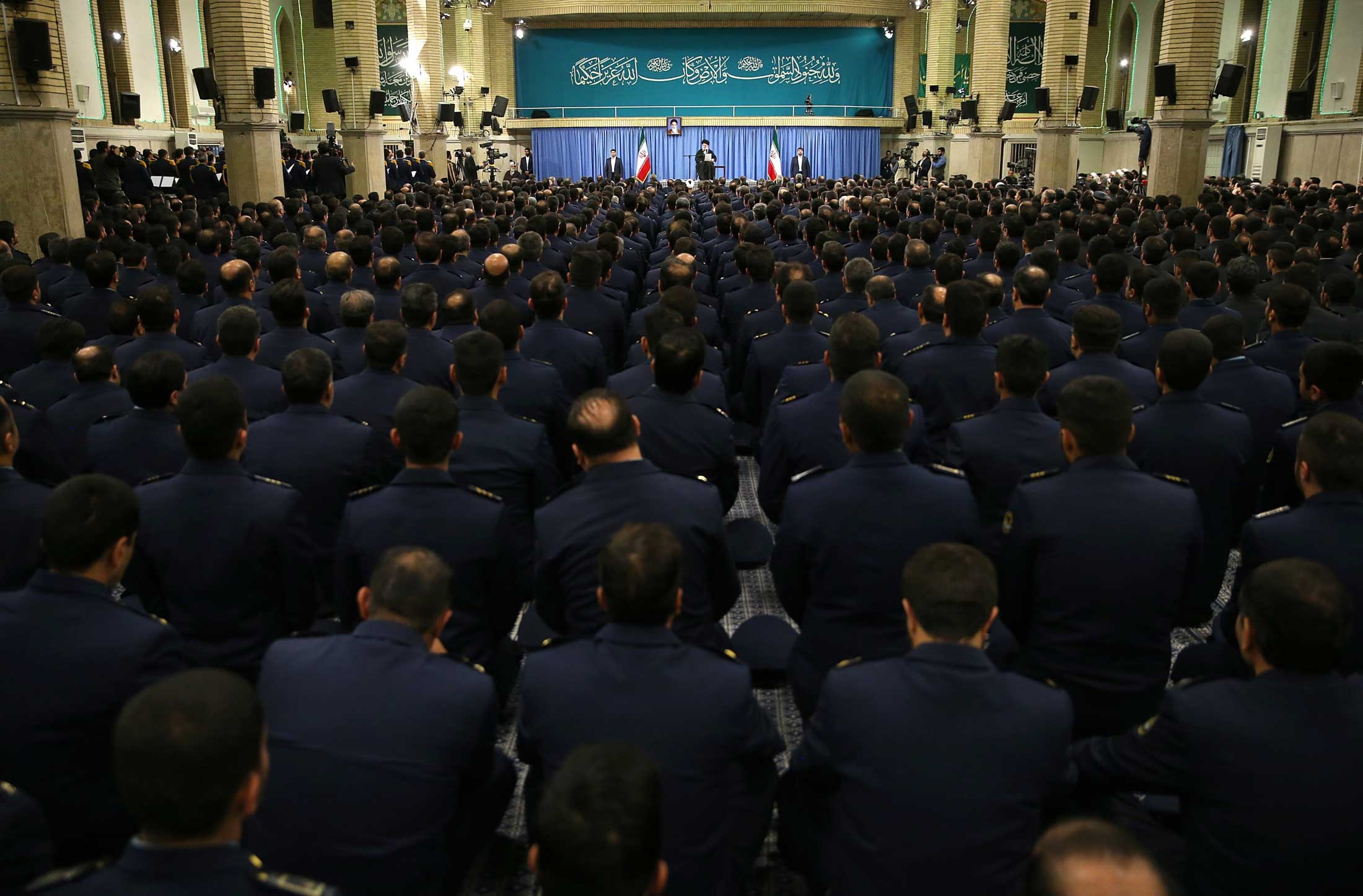 تصاویر : دیدار فرماندهان و کارکنان نیروی هوایی ارتش با رهبر انقلاب