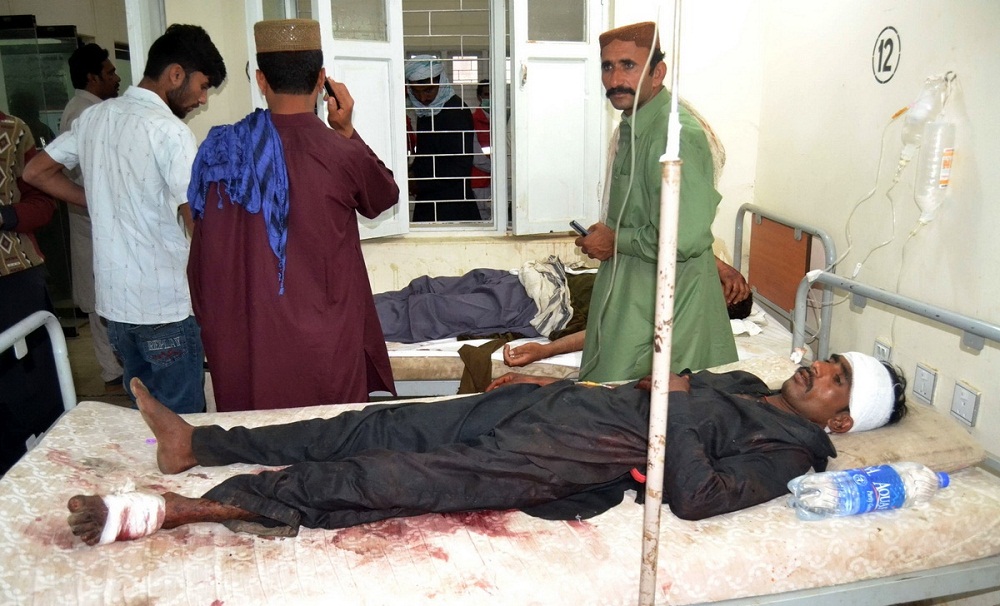 تصاویر : انفجار انتحاری در زیارتگاهی در پاکستان