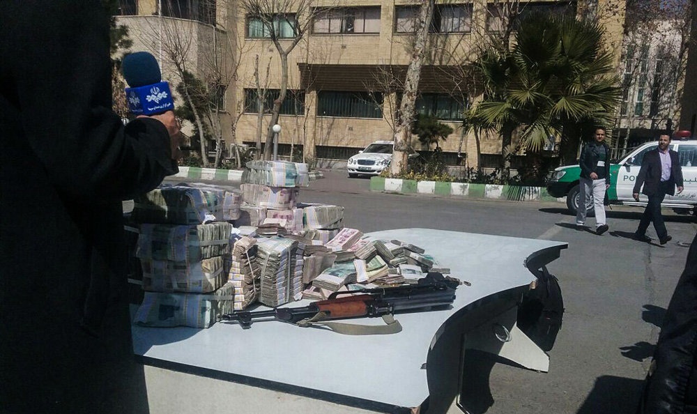 تصاویر : دستگیری سارقان خودروی حمل پول بانک درلاهیجان