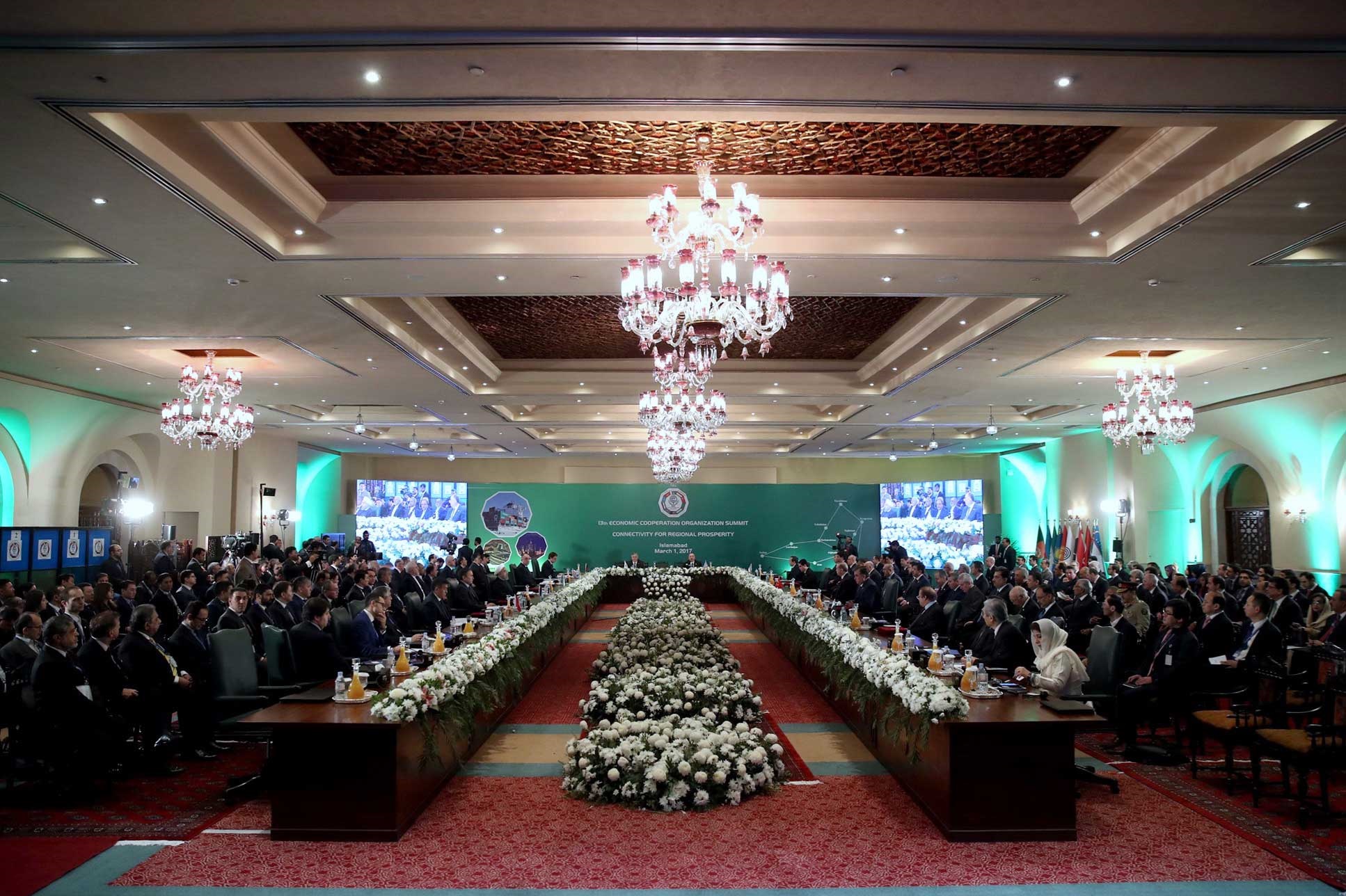 تصاویر : رئیس جمهور در سیزدهمین اجلاس سران کشورهای عضو اکو