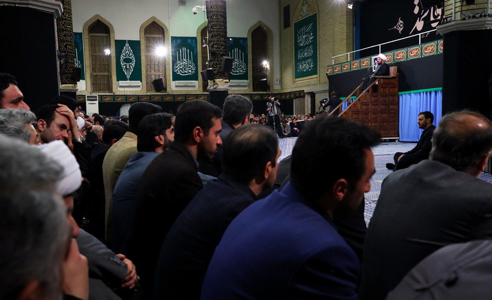 تصاویر : مراسم عزاداری شب شهادت حضرت زهرا(س)با حضور رهبرانقلاب