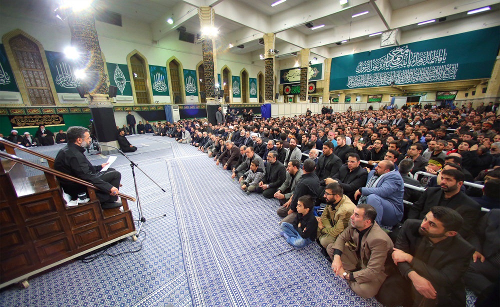 تصاویر : مراسم عزاداری شب شهادت حضرت زهرا(س)با حضور رهبرانقلاب