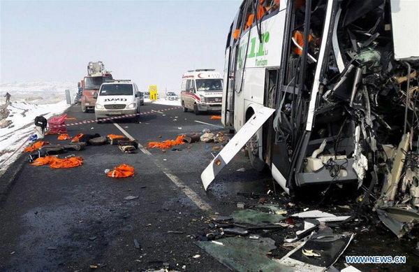 ۳۶ کشته و زخمی در سانحه رانندگیِ شرق ترکیه