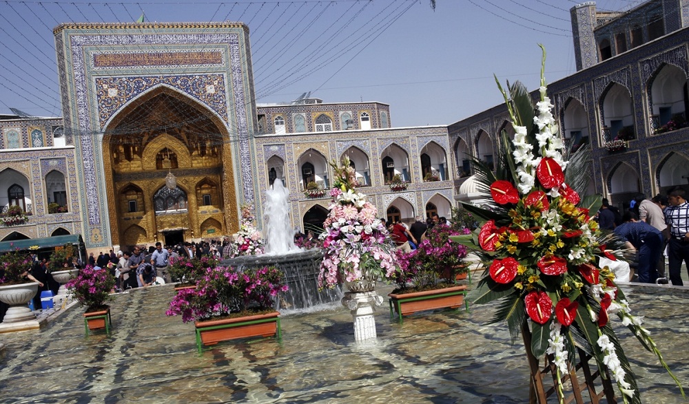 تصاویر : مراسم تحویل سال نو در مشهد و قم