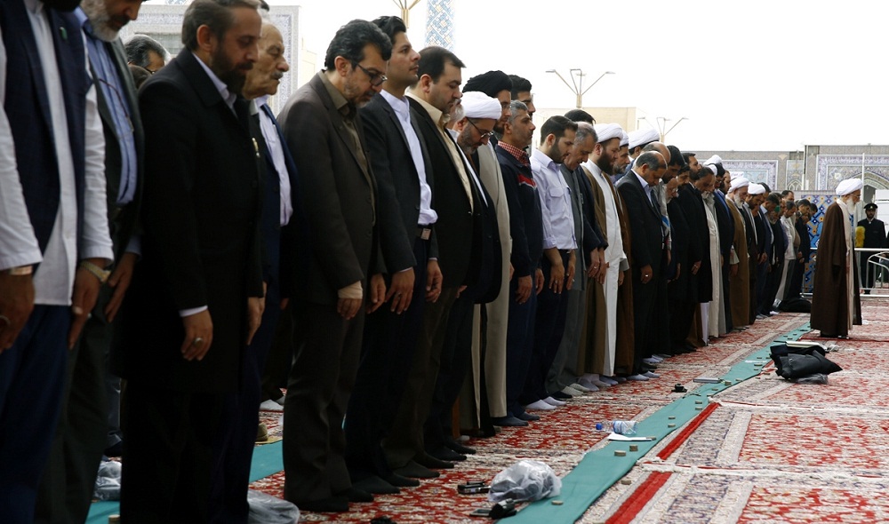 تصاویر : مراسم تحویل سال نو در مشهد و قم