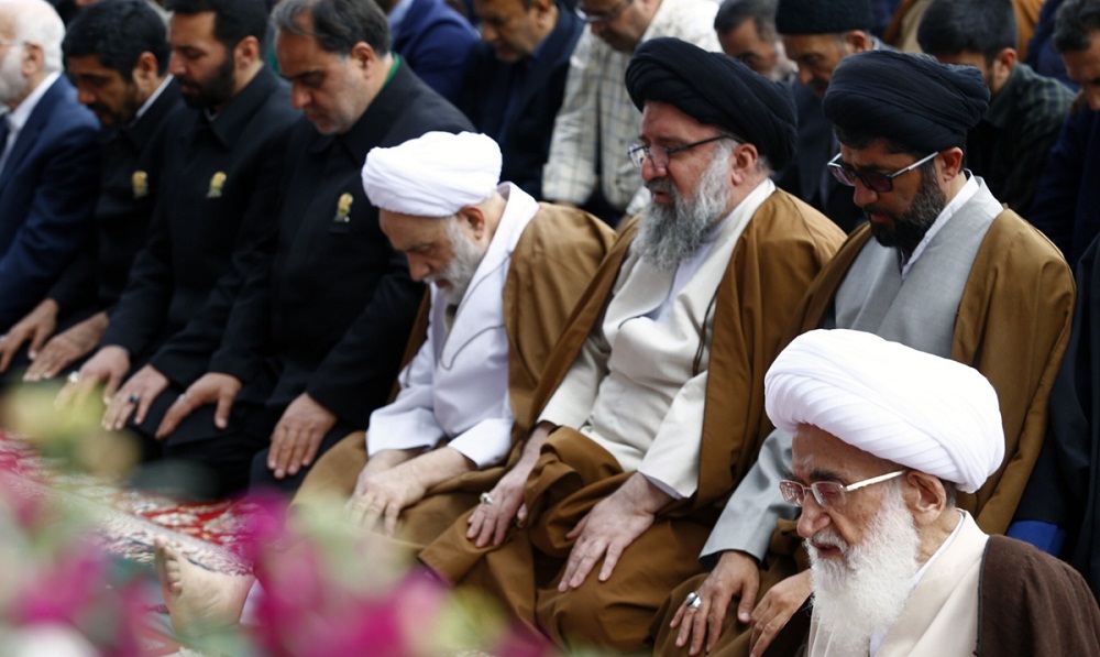 تصاویر : مراسم تحویل سال نو در مشهد و قم