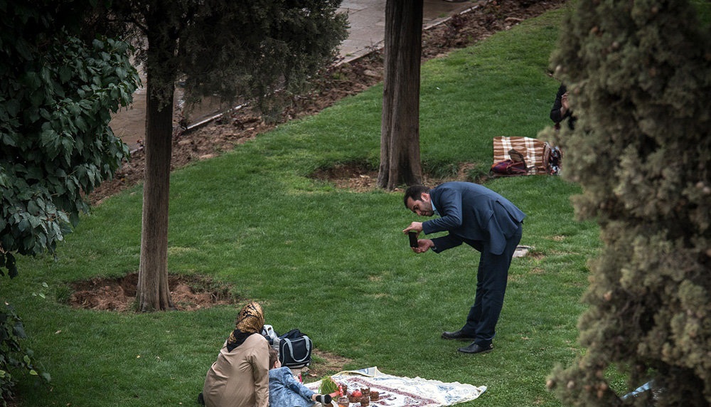 تصاویر : لحظه تحویل سال نو در حافظیه شیراز