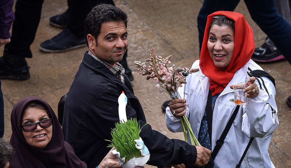 تصاویر : لحظه تحویل سال نو در حافظیه شیراز