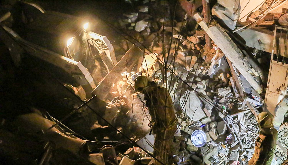 تصاویر : حادثه انفجار ساختمان مسکونی در خیابان خلیج فارس