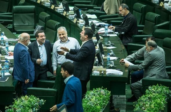 تصاویر : حال و هوای نمایندگان حذفشده از مجلس دهم تصاویر : حال و هوای نمایندگان حذفشده از مجلس دهم