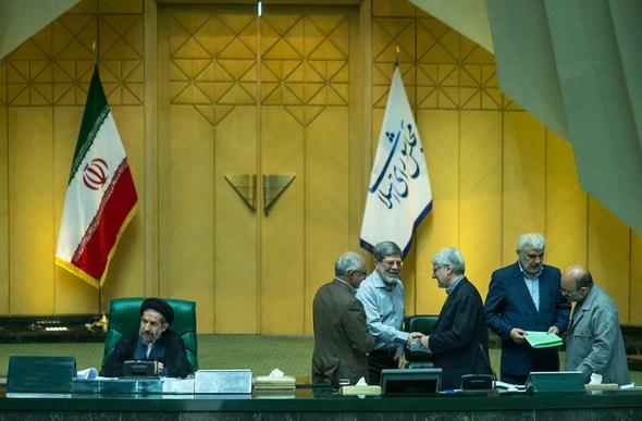 تصاویر : حال و هوای نمایندگان حذفشده از مجلس دهم تصاویر : حال و هوای نمایندگان حذفشده از مجلس دهم