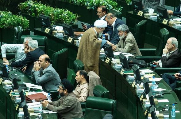 تصاویر : حال و هوای نمایندگان حذفشده از مجلس دهم تصاویر : حال و هوای نمایندگان حذفشده از مجلس دهم