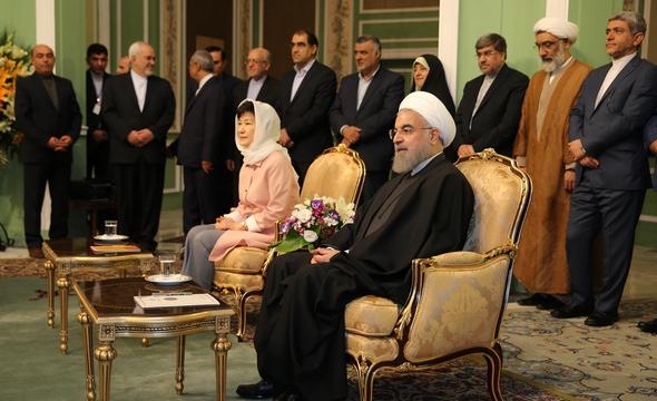 تصاویر : استقبال روحانی از رئیس جمهور کره
