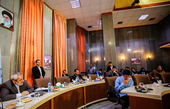 تصاویر : قاتل ستایش در حضور دادستان تهران تصاویر : قاتل ستایش در حضور دادستان تهران
