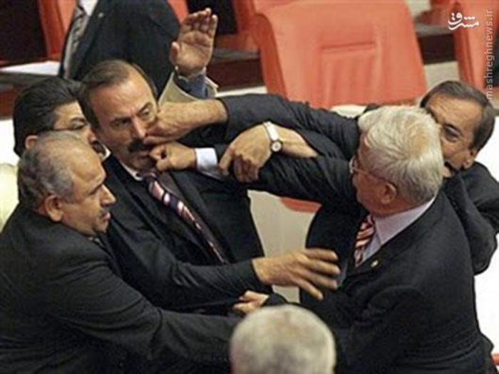 عکس/ بزن بزن نمایندگان پارلمان ترکیه!