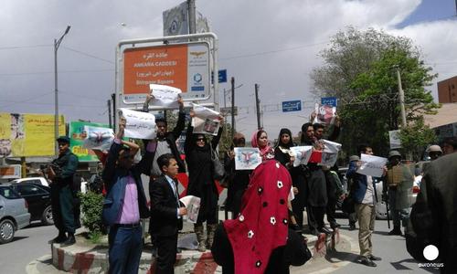 تجمع حمایت از ستایش در کابل / پلیس افغانستان مانع از تجمع مقابل سفارت ایران شد (+عکس)