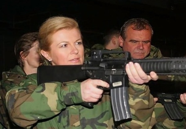 رئیس‌جمهور کرواسی در لباس نظامی / عکس