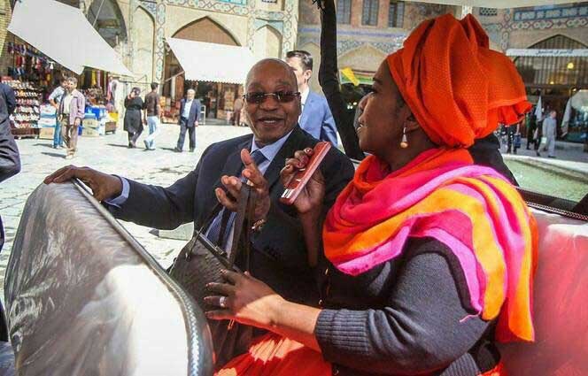 ​گشت‌وگذار رییس‌جمهور آفریقای جنوبی و همسرش در اصفهان/ عکس