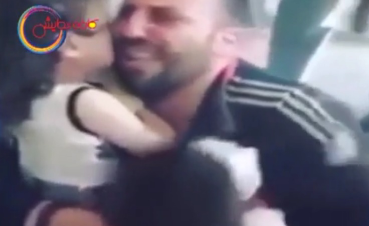 ویدیویی تکان دهنده از شهادت دو کودک در سوریه و وداع پدر