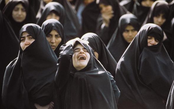 تصاویر : روایت عکاس فرانسوی از تشییع امام(ره)