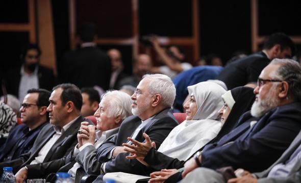 تصاویر : ظریف و همسرش در جشنواره فیلم سبز