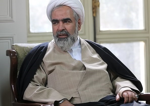 مطمئن هستم، اگر احمدی نژاد به صحنه بیاید رای قاطعی کسب می کند و رکورد رای را در ایران