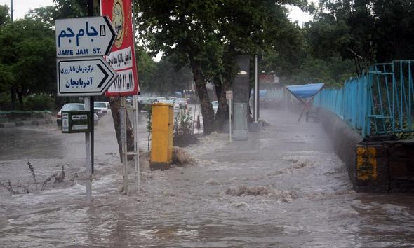 تصاویر : بارش شدید تگرگ در تبریز