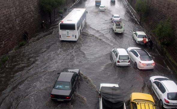 تصاویر : بارش شدید تگرگ در تبریز