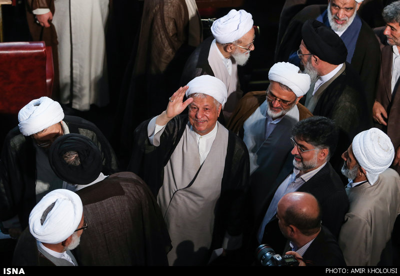 ژست آیت الله هاشمی رفسنجانی در روز ریاست جنتی/ عکس
