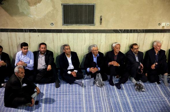 تصاویر : دیدار جمعی از ورزشکاران با یادگار امام