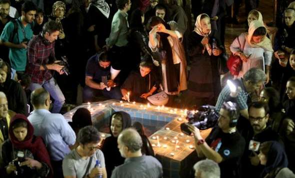 تصاویر : امضای دفتر یادبود برای 