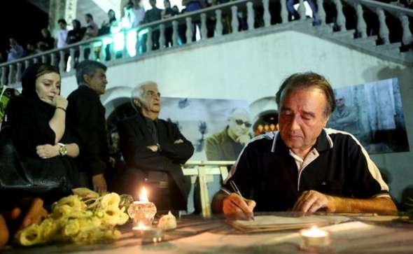 تصاویر : امضای دفتر یادبود برای 