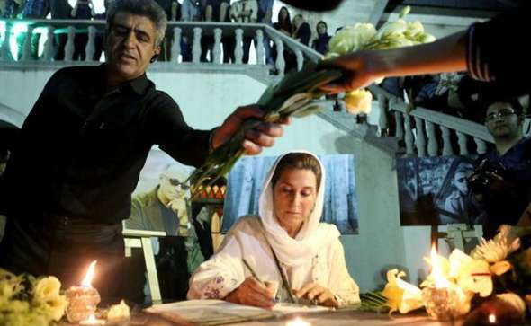 تصاویر : امضای دفتر یادبود برای 