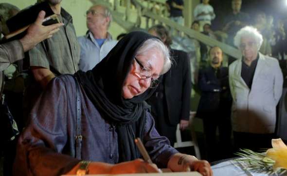 تصاویر : امضای دفتر یادبود برای 